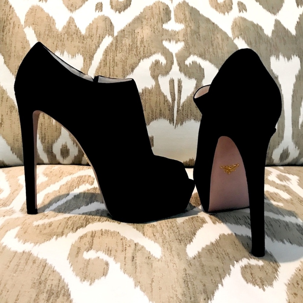 LIKE NEW PRADA calzature Donna Nero Suede Platform bootie with peep toe